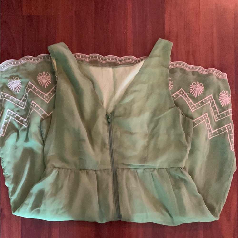 Flying Tomato brand Women’s Green Embroidered Dress - Picture 4 of 4